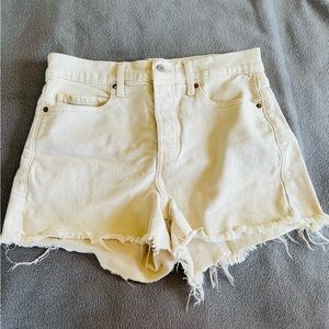 Women’s Old Navy Frayed Edge Shorts.  Cream size 10